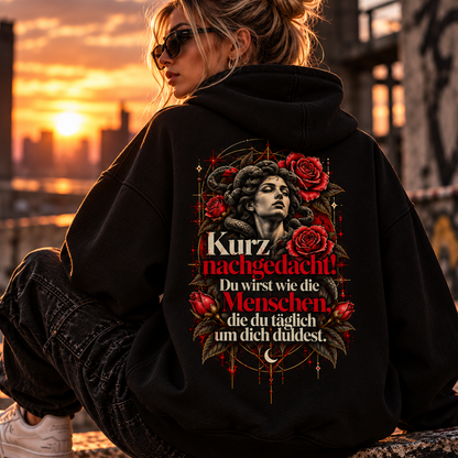 Unisex Oversize Hoodie Kurz nachgedacht